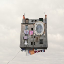 Laurent Chehere - Flying Houses, Linge qui sèche